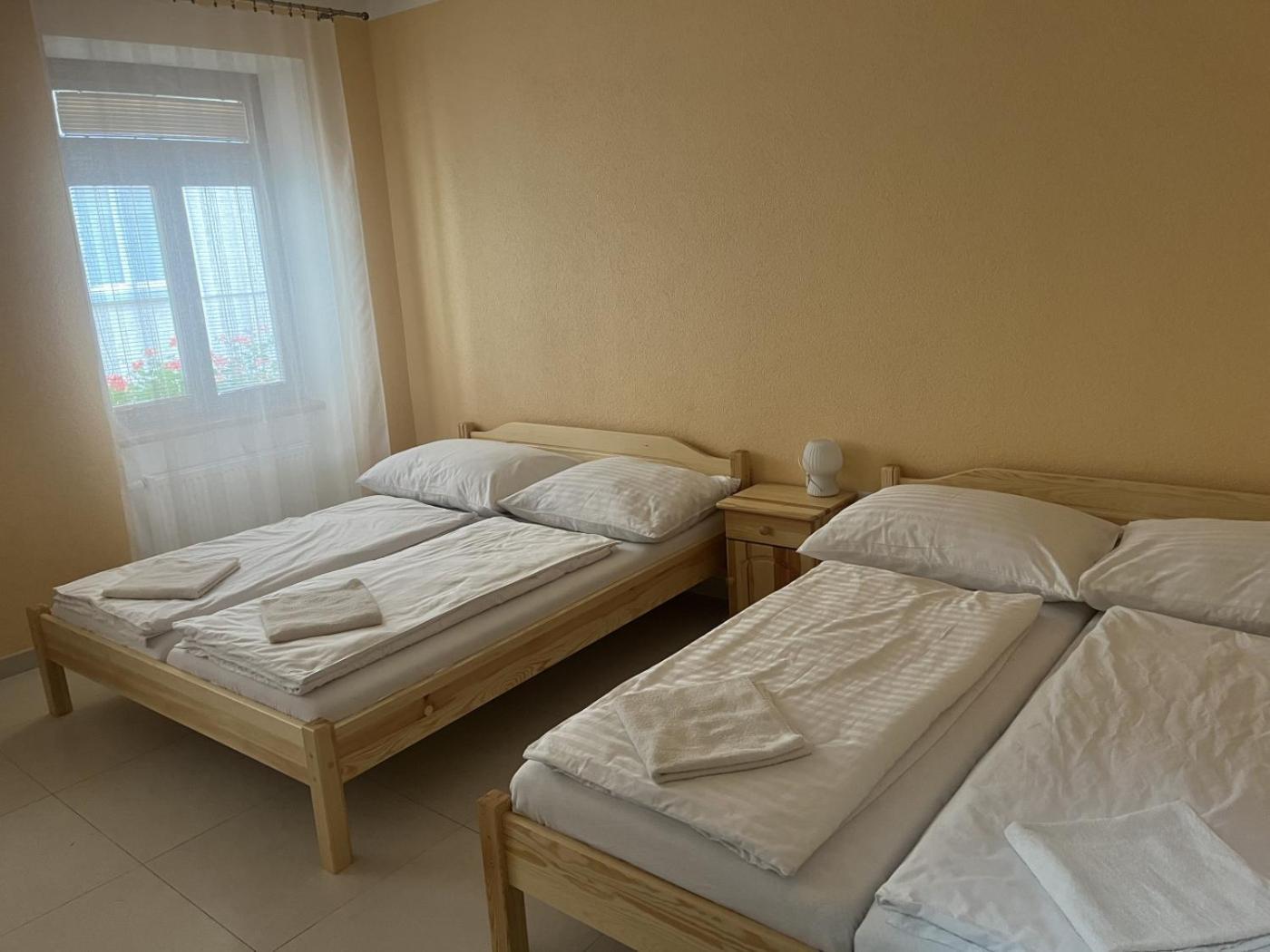 Vt6 House & Restaurant Bed & Breakfast Znojmo Exterior photo